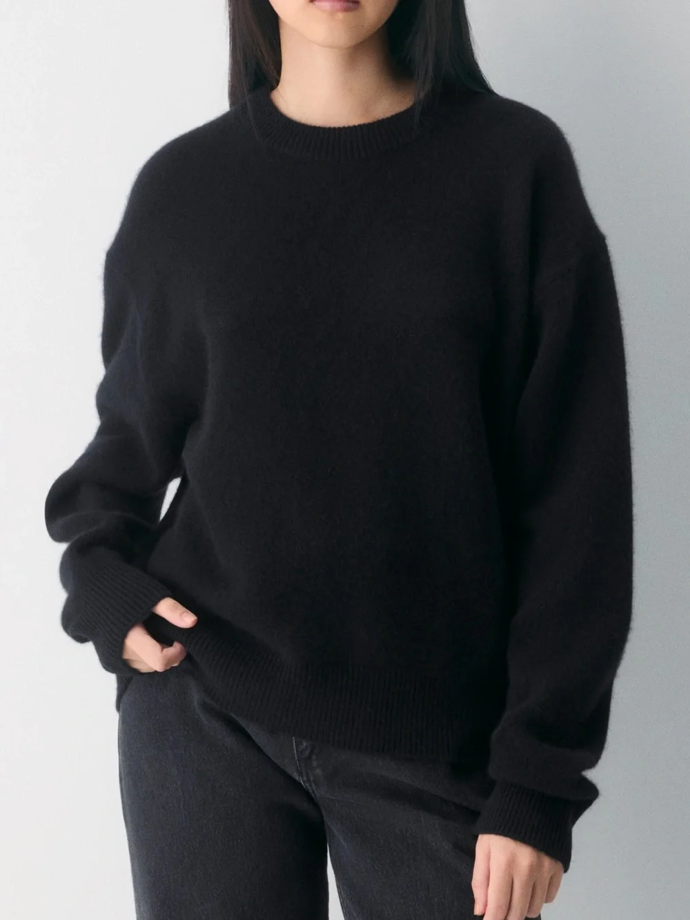 Aritzia Wilfred 100% Cashmere Sweater Size Medium Black